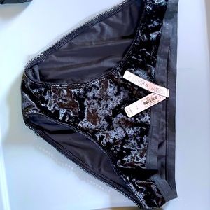 New with tags med bikini velvet style VS panties